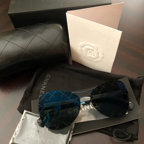 Authentic Chanel Blue Pilot Quilt Sunglasses - Picture 2 of 8